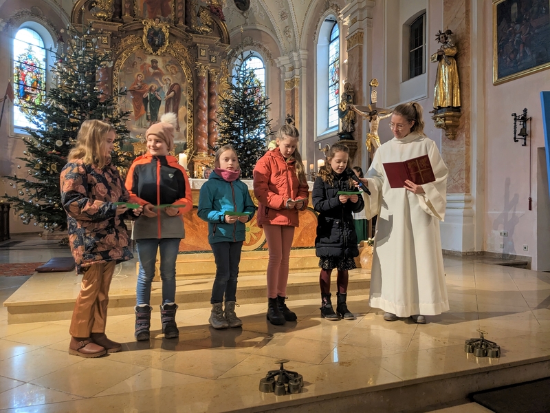 Ek Kinder lesen Fürbitten