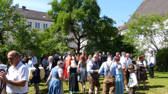 Stehempfang Pfarrgarten 1