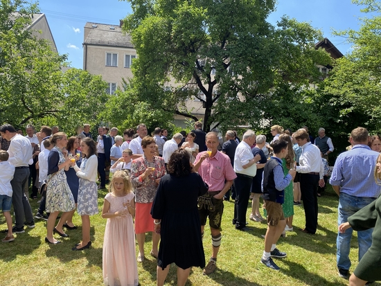 Stehempfang Pfarrgarten 2